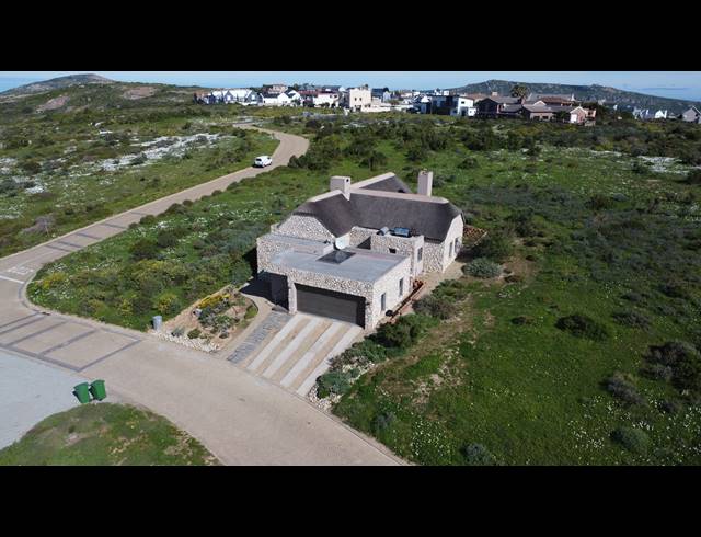 3 BEDROOM VILLA FOR SALE IN SHARK BAY ESTATE
